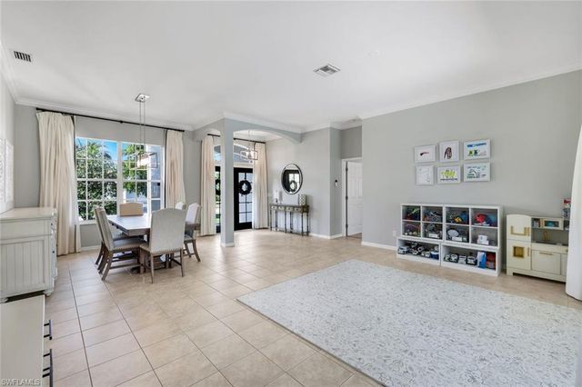 8748 Lake CIR, Fort Myers, FL 33908
