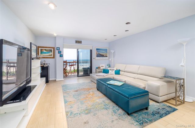 360 Shore Road 3E, Long Beach, NY 11561