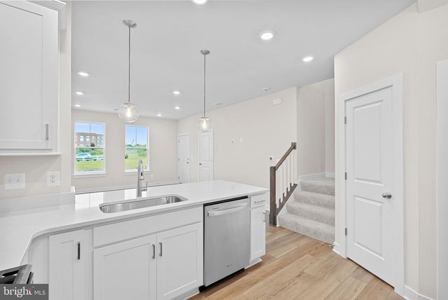 45219 TEMPLE BAR DR, Sterling, VA 20166