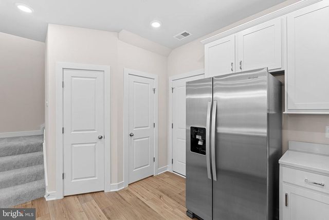 45219 TEMPLE BAR DR, Sterling, VA 20166