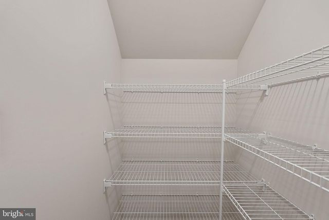 45219 TEMPLE BAR DR, Sterling, VA 20166