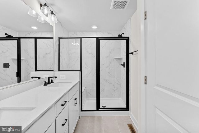 45219 TEMPLE BAR DR, Sterling, VA 20166