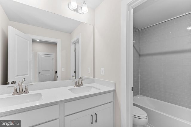 45219 TEMPLE BAR DR, Sterling, VA 20166