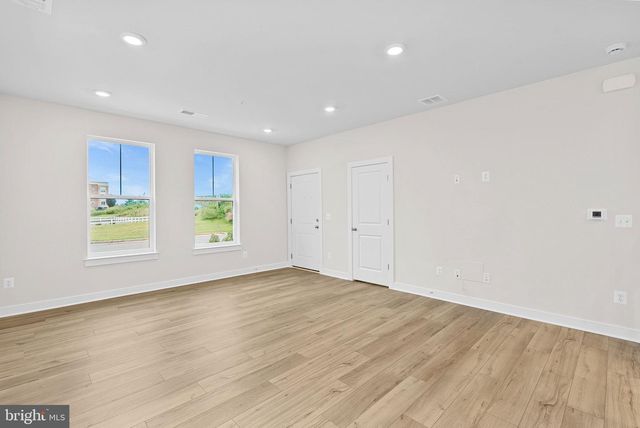 45219 TEMPLE BAR DR, Sterling, VA 20166