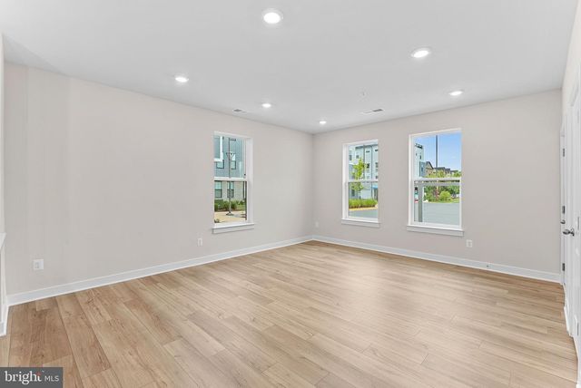 45219 TEMPLE BAR DR, Sterling, VA 20166