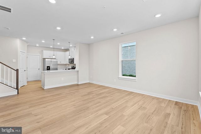 45219 TEMPLE BAR DR, Sterling, VA 20166