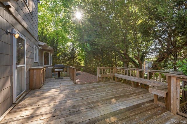 19 Fox Lane, Dix Hills, NY 11746