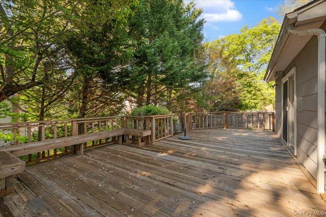 19 Fox Lane, Dix Hills, NY 11746