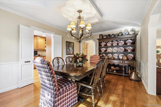 19 Fox Lane, Dix Hills, NY 11746