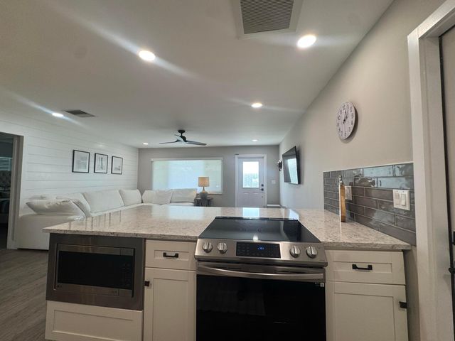 108 SW 9th Street, Boynton Beach, FL 33426