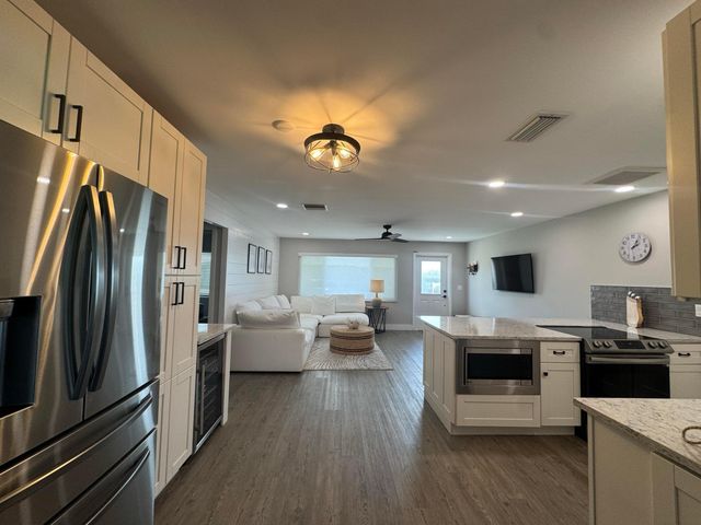 108 SW 9th Street, Boynton Beach, FL 33426