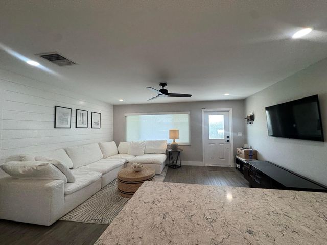 108 SW 9th Street, Boynton Beach, FL 33426