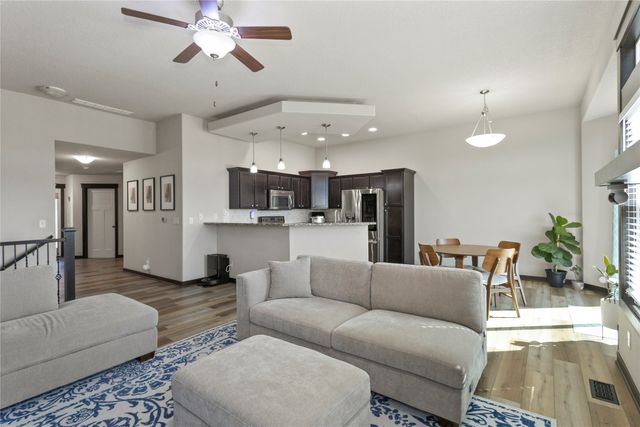 983 S 90th Street, West Des Moines, IA 50266