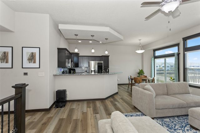 983 S 90th Street, West Des Moines, IA 50266