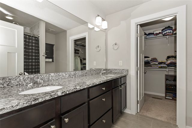 983 S 90th Street, West Des Moines, IA 50266