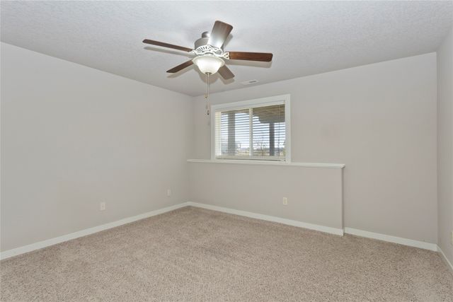 983 S 90th Street, West Des Moines, IA 50266