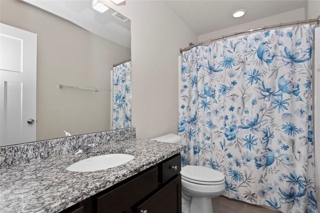 983 S 90th Street, West Des Moines, IA 50266