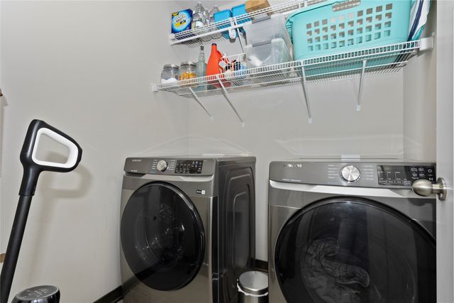 983 S 90th Street, West Des Moines, IA 50266