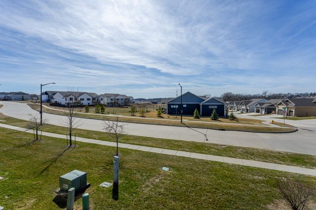 983 S 90th Street, West Des Moines, IA 50266