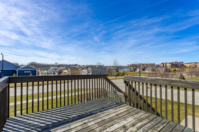 983 S 90th Street, West Des Moines, IA 50266