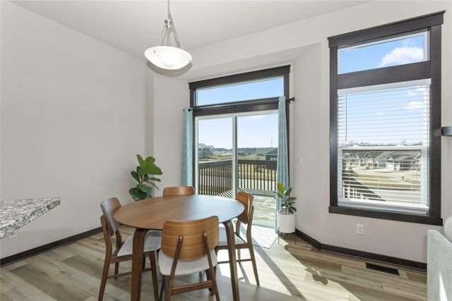 983 S 90th Street, West Des Moines, IA 50266