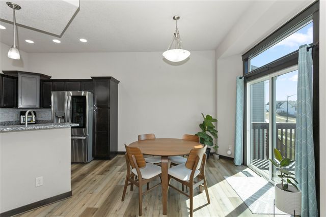 983 S 90th Street, West Des Moines, IA 50266