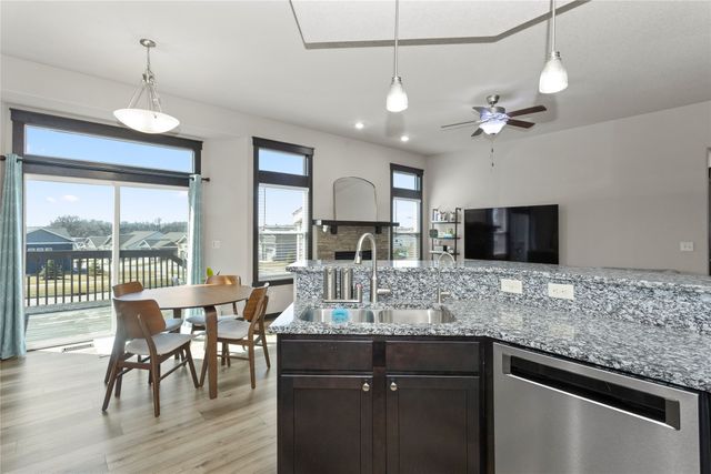 983 S 90th Street, West Des Moines, IA 50266