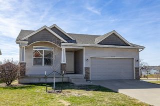 983 S 90th Street, West Des Moines, IA 50266