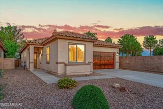 8552 N Western Juniper Terrace, Tucson, AZ 85743