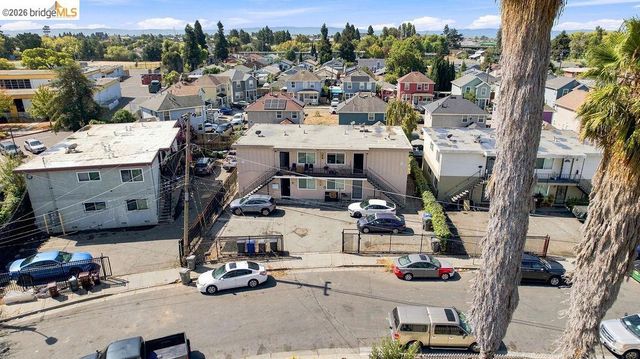 10582 Topanga Dr, Oakland, CA 94603