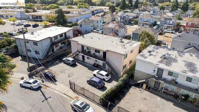 10582 Topanga Dr, Oakland, CA 94603