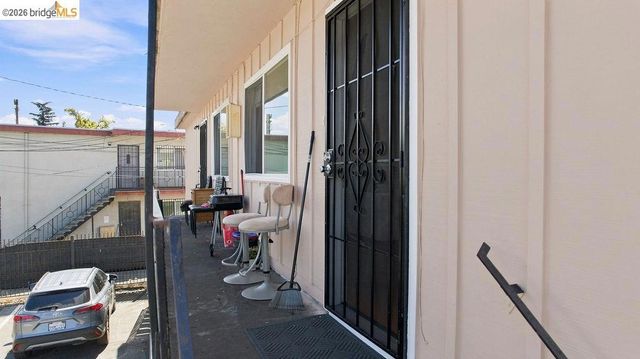 10582 Topanga Dr, Oakland, CA 94603