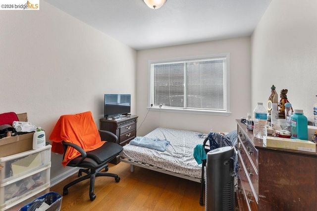 10582 Topanga Dr, Oakland, CA 94603