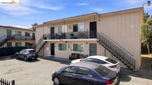 10582 Topanga Dr, Oakland, CA 94603