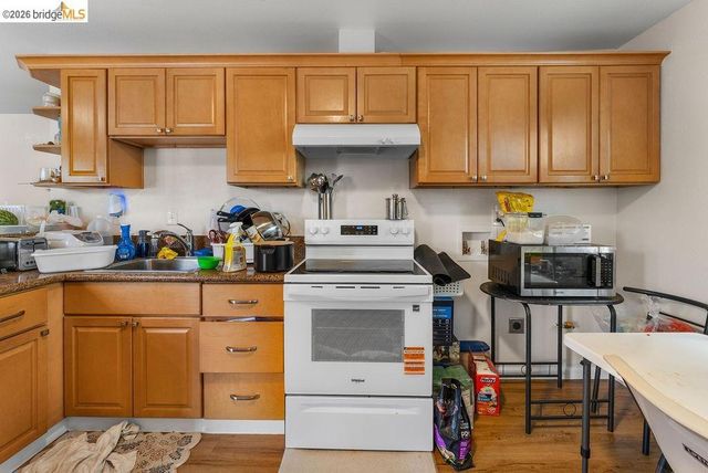 10582 Topanga Dr, Oakland, CA 94603
