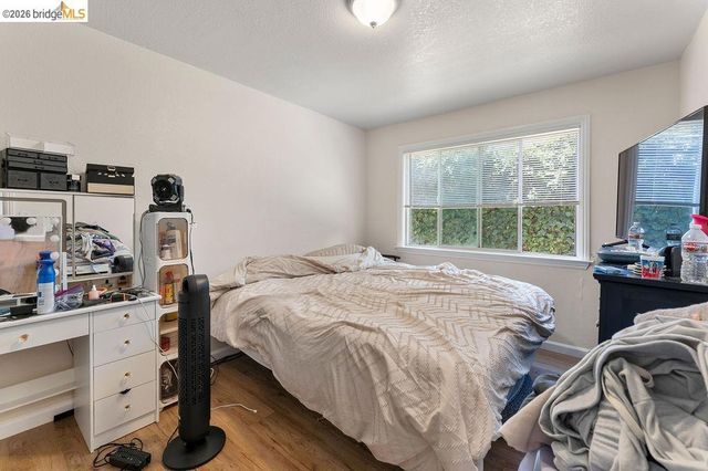 10582 Topanga Dr, Oakland, CA 94603