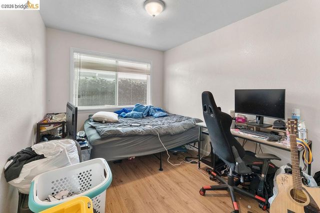 10582 Topanga Dr, Oakland, CA 94603