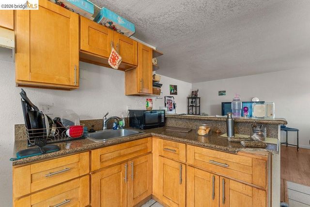 10582 Topanga Dr, Oakland, CA 94603