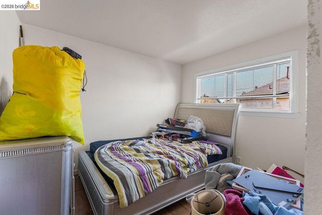 10582 Topanga Dr, Oakland, CA 94603