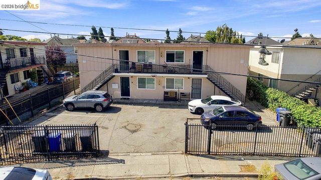 10582 Topanga Dr, Oakland, CA 94603