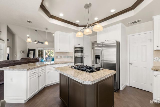 15801 Susan Eileen Avenue, Bakersfield, CA 93314