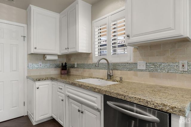 15801 Susan Eileen Avenue, Bakersfield, CA 93314