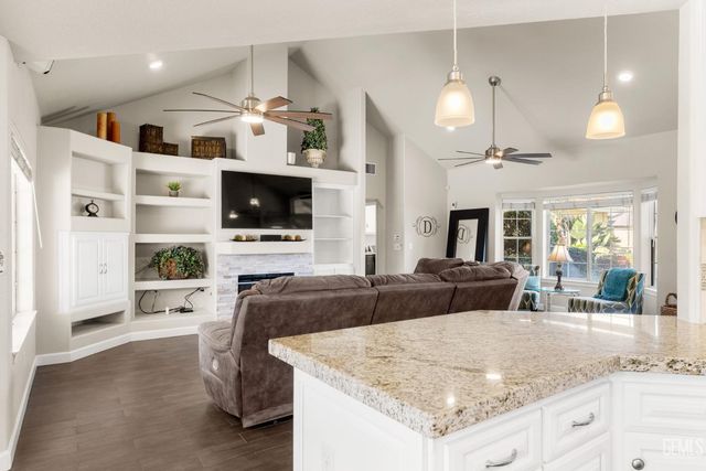 15801 Susan Eileen Avenue, Bakersfield, CA 93314