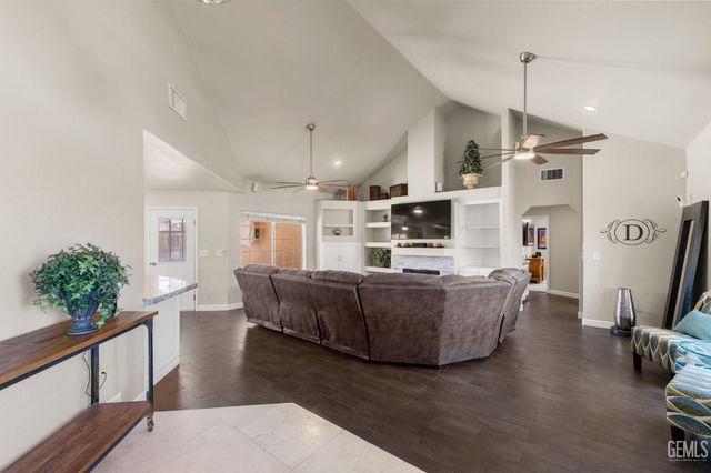 15801 Susan Eileen Avenue, Bakersfield, CA 93314