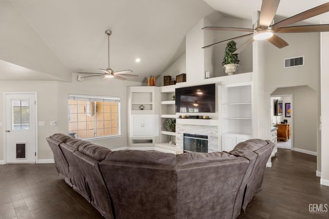 15801 Susan Eileen Avenue, Bakersfield, CA 93314