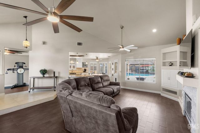 15801 Susan Eileen Avenue, Bakersfield, CA 93314