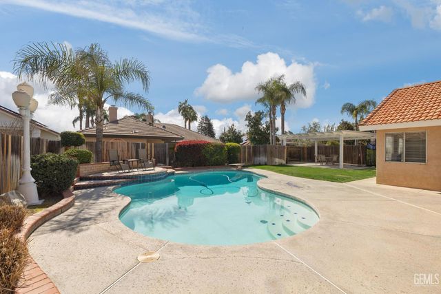 15801 Susan Eileen Avenue, Bakersfield, CA 93314