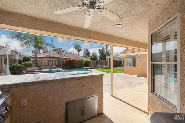 15801 Susan Eileen Avenue, Bakersfield, CA 93314