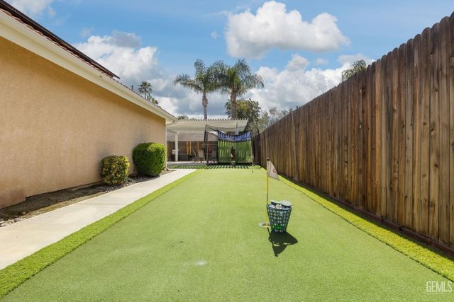 15801 Susan Eileen Avenue, Bakersfield, CA 93314