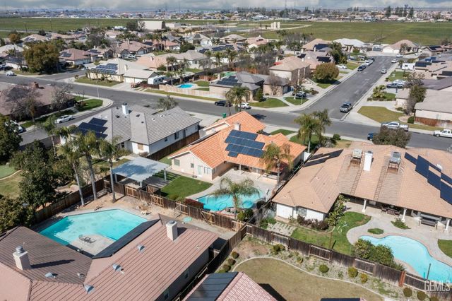 15801 Susan Eileen Avenue, Bakersfield, CA 93314